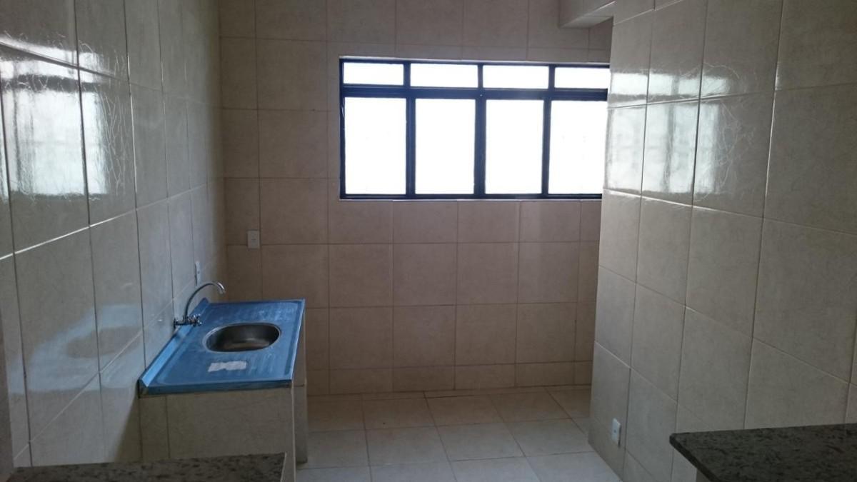 Prédio, Das Industrias I (barreiro), 14 Quartos, 0 Vaga