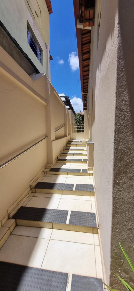 Casa, Esplanada, 8 Quartos, 2 Vagas, 1 Suíte