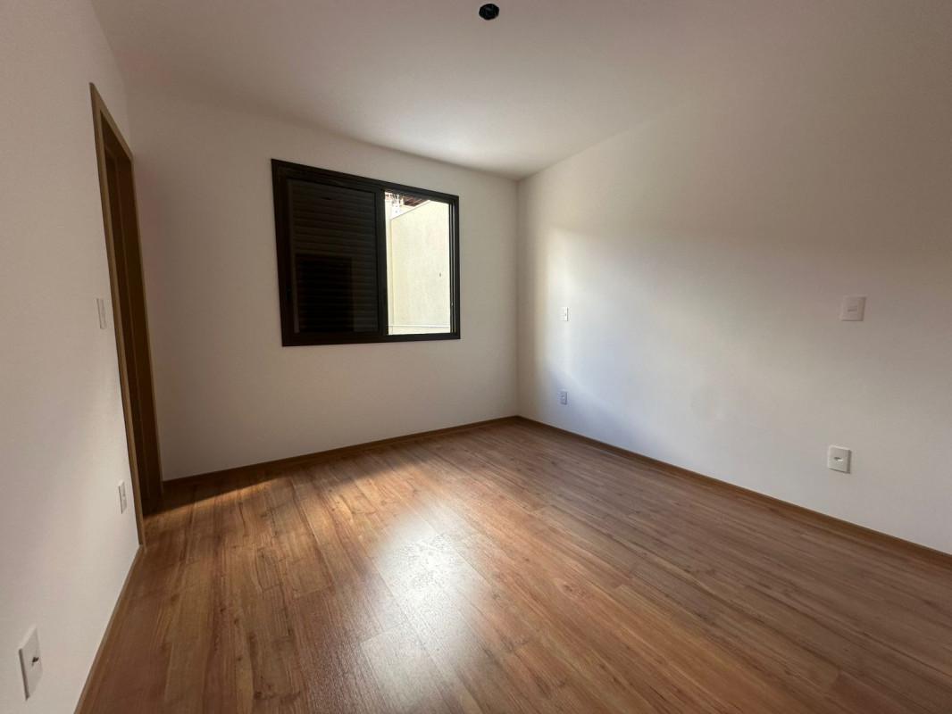 Apartamento, Esplanada, 4 Quartos, 2 Vagas, 1 Suíte