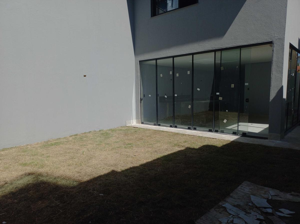 Casa, Fernão Dias, 4 Quartos, 6 Vagas, 1 Suíte