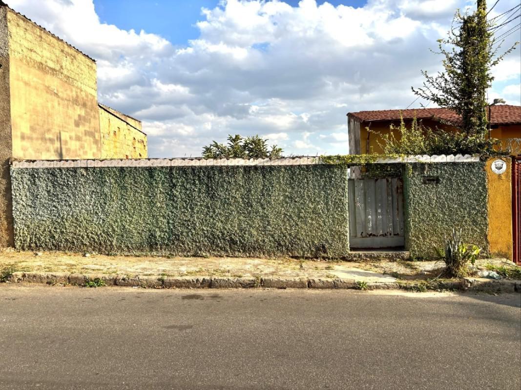 Lote, Sagrada Família, 0 Quarto, 0 Vaga