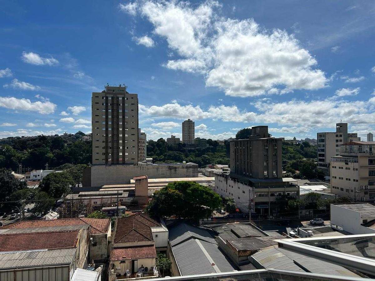 Sala, Barro Preto, 0 Quarto, 2 Vagas