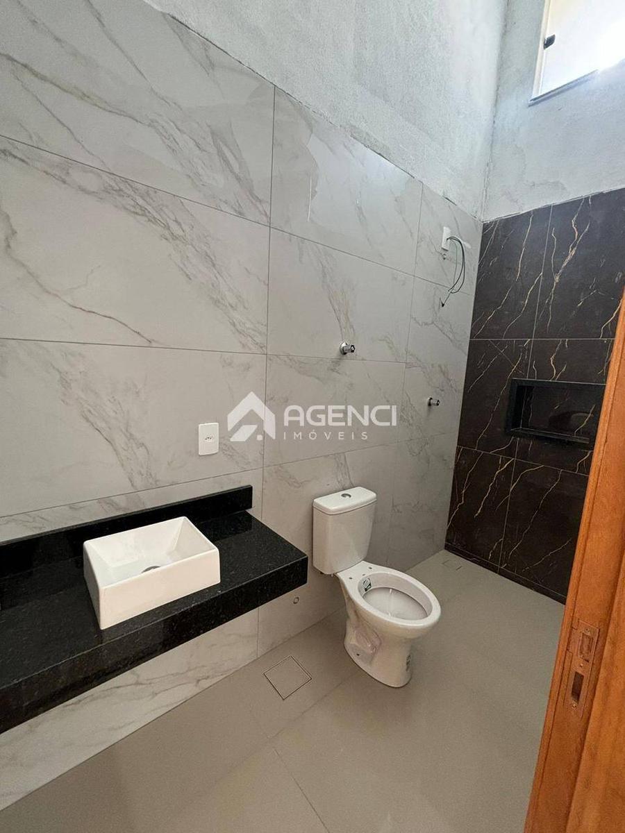 Casa, Vale das Orquídeas, 3 Quartos, 0 Vaga, 1 Suíte