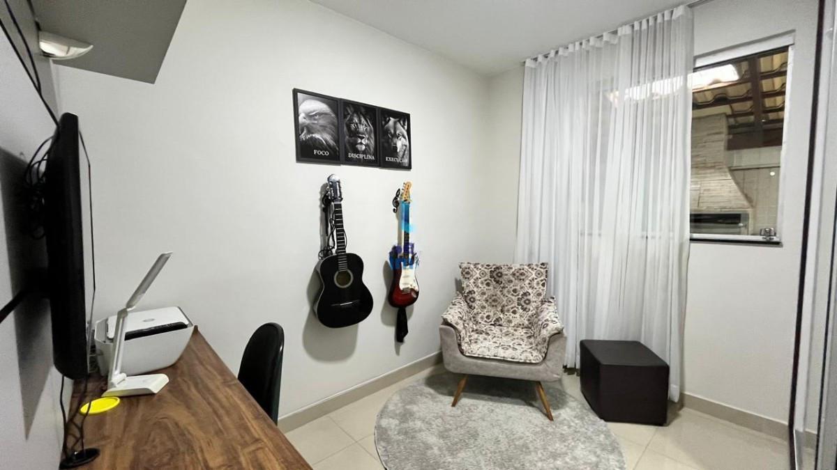 Apartamento, Barreiro, 3 Quartos, 3 Vagas, 1 Suíte