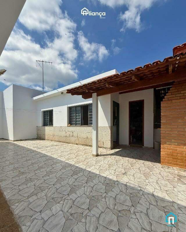 Casa, Centro, 3 Quartos, 1 Vaga, 1 Suíte