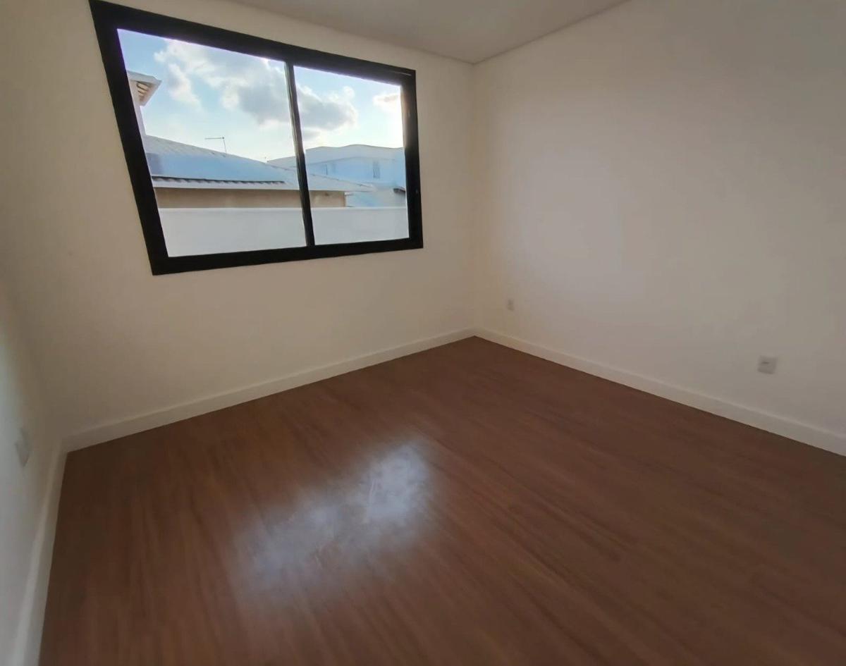 Casa, Planalto, 3 Quartos, 3 Vagas, 1 Suíte