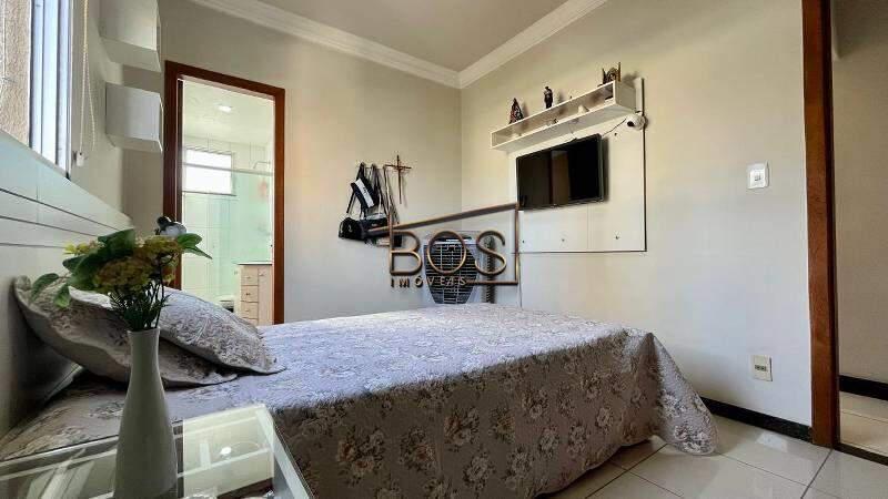 Apartamento, Sagrada Família, 3 Quartos, 2 Vagas, 1 Suíte