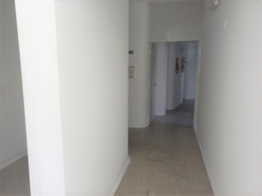 Casa Comercial, Prado, 1 Quarto, 2 Vagas