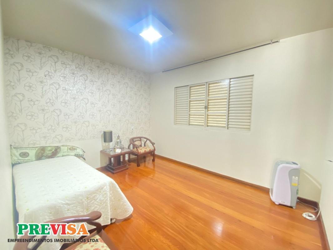 Casa, Sagrada Família, 4 Quartos, 6 Vagas, 1 Suíte