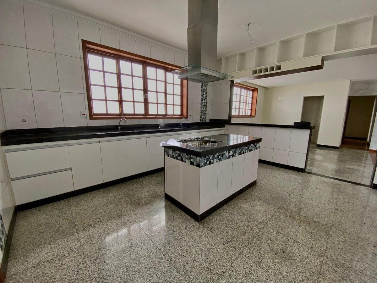 Casa, Braúnas, 3 Quartos, 8 Vagas, 2 Suítes