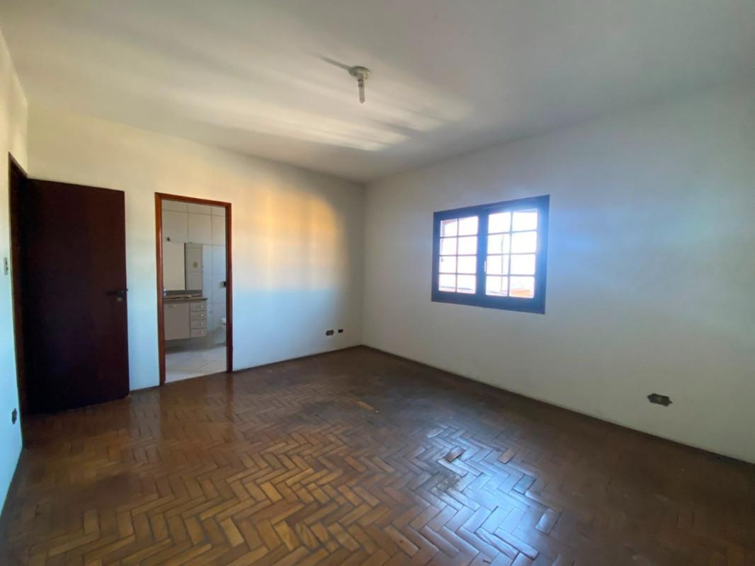 Casa, Centro, 5 Quartos, 1 Vaga, 2 Suítes