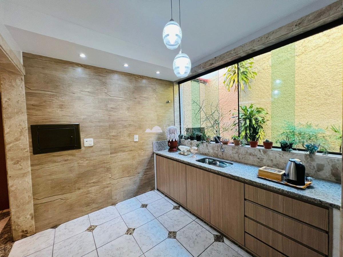 Casa, Santa Branca, 3 Quartos, 4 Vagas, 1 Suíte