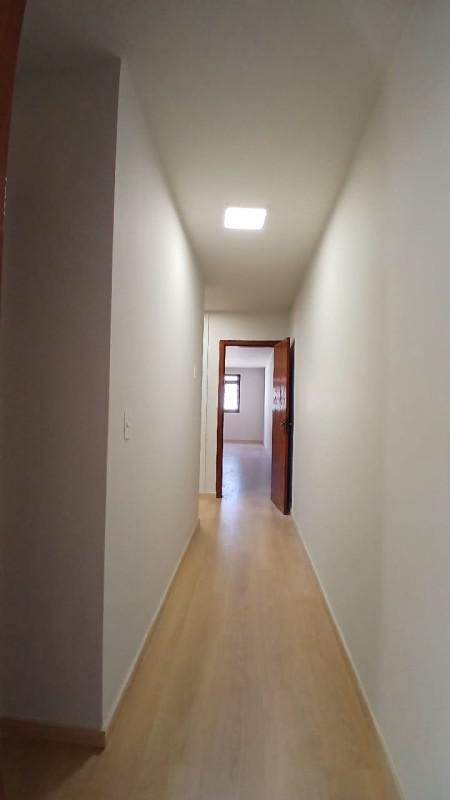 Casa, Castelo, 4 Quartos, 2 Vagas, 1 Suíte