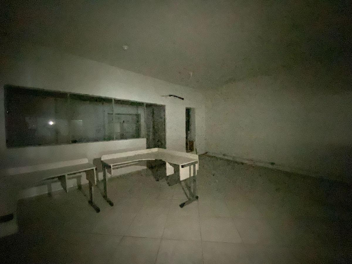 Prédio, Santa Cruz, 0 Quarto, 2 Vagas