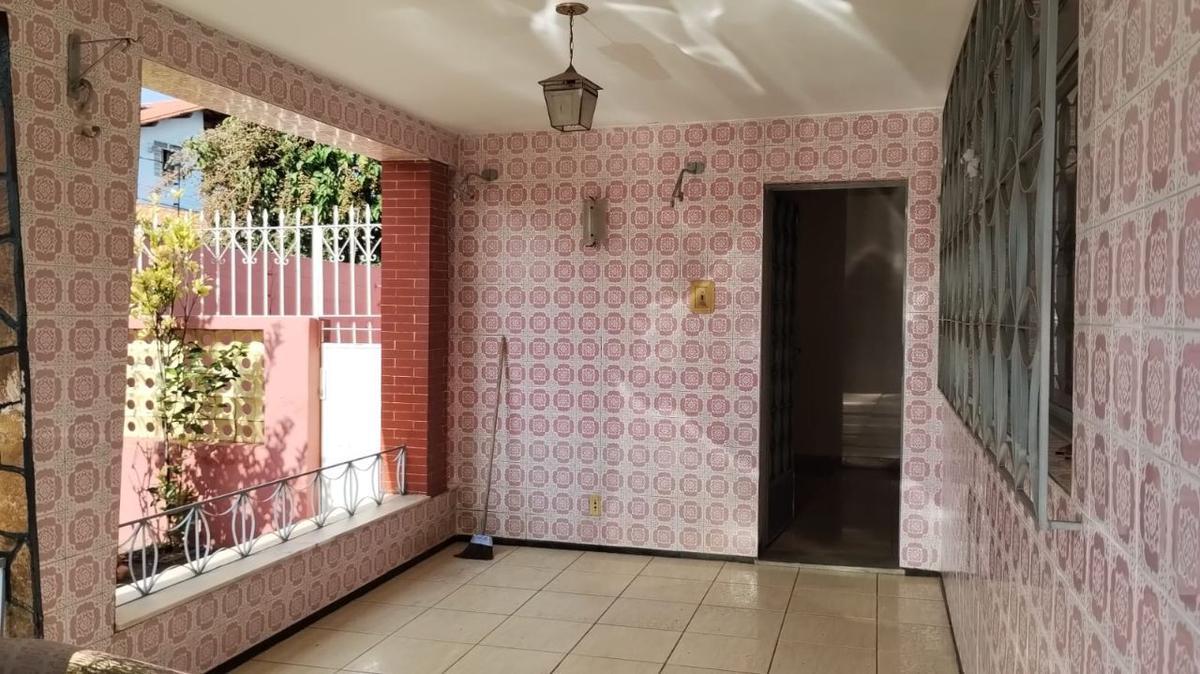 Casa, Cachoeirinha, 6 Quartos, 3 Vagas, 1 Suíte