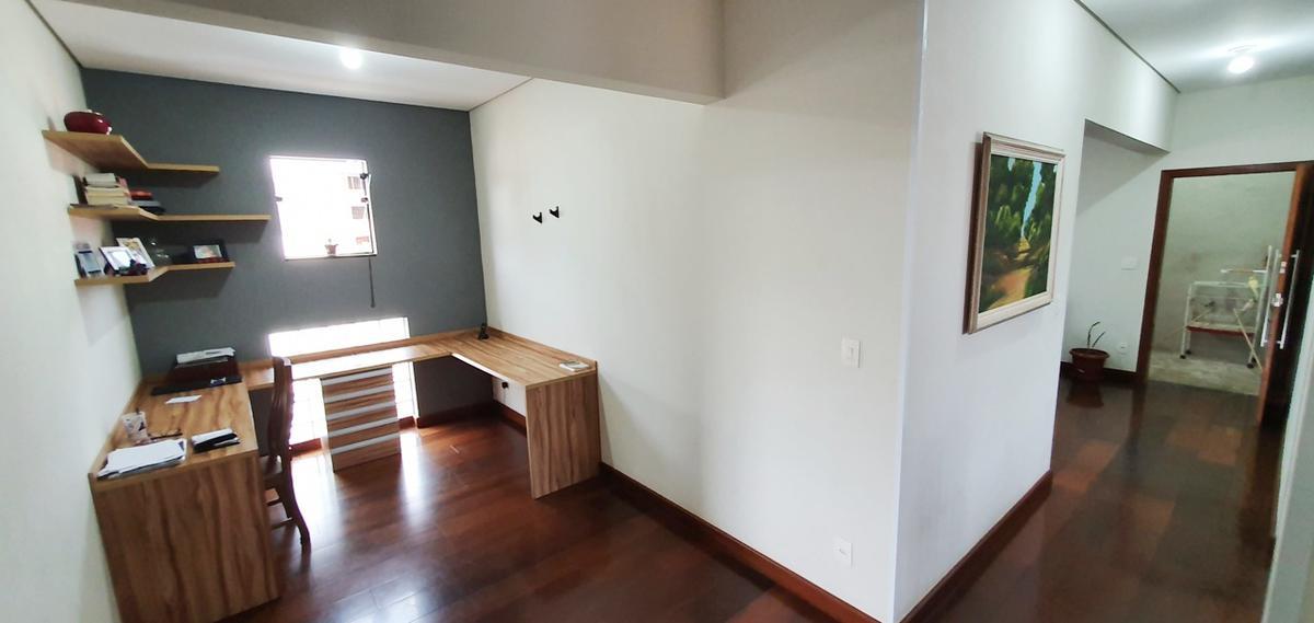 Prédio, Ana Lúcia, 3 Quartos, 2 Vagas, 1 Suíte