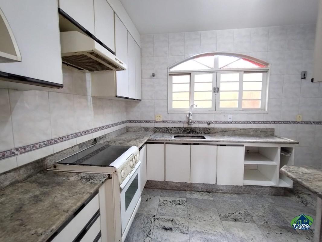 Casa, Cachoeirinha, 3 Quartos, 2 Vagas, 1 Suíte
