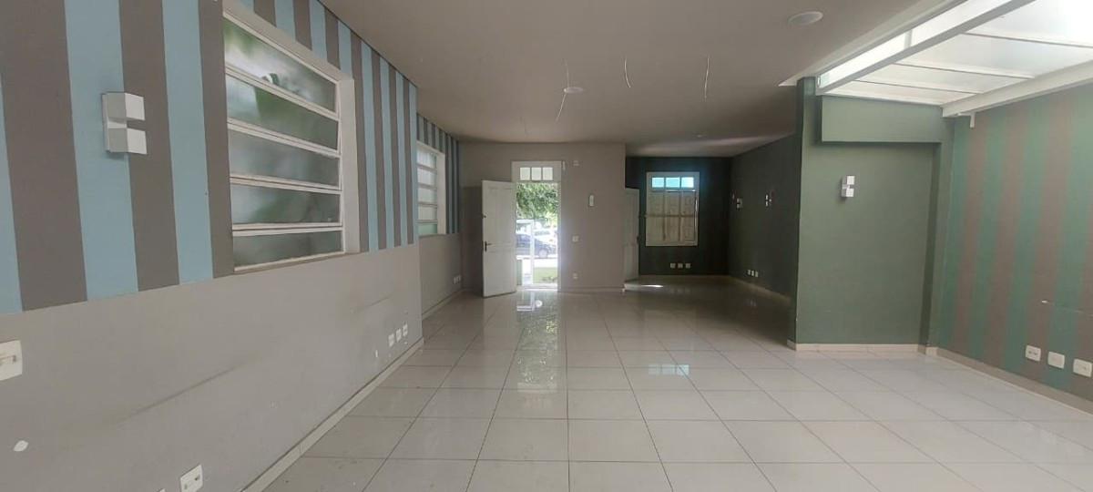 Casa Comercial, Funcionários, 0 Quarto, 0 Vaga