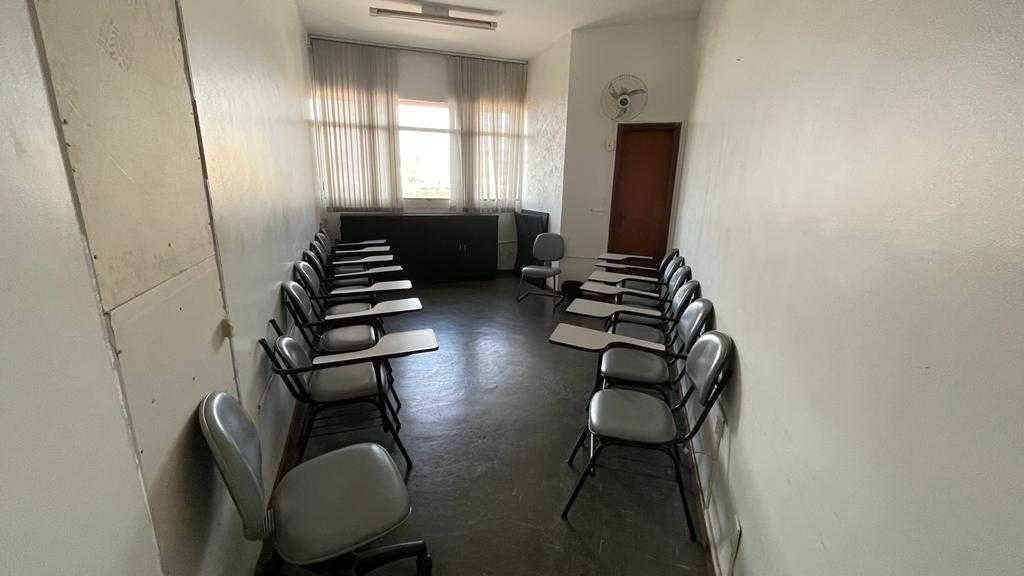Prédio, São Cristóvão, 0 Quarto, 0 Vaga