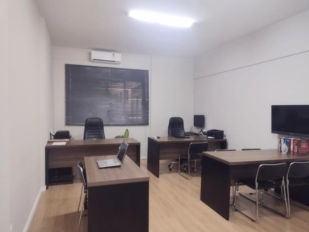 Sala, Centro, 0 Quarto, 0 Vaga