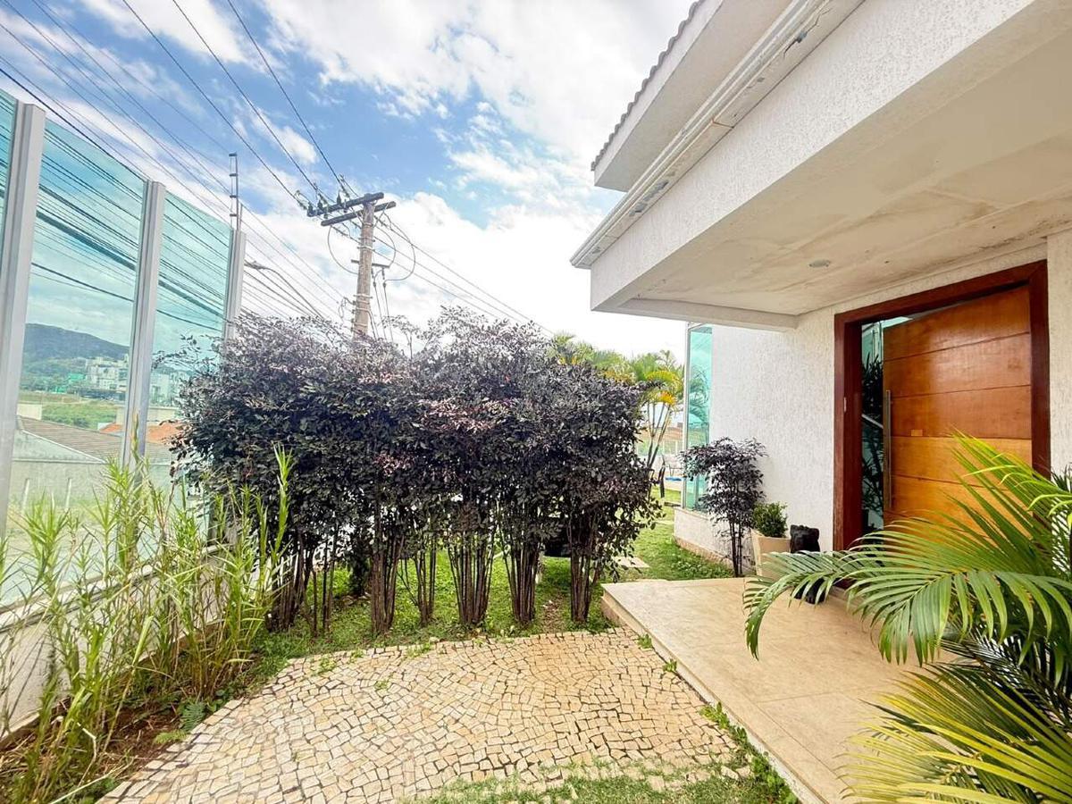 Casa, Estoril, 3 Quartos, 2 Vagas, 1 Suíte
