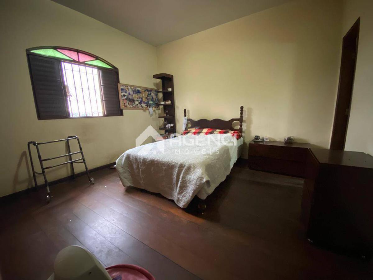 Casa, Camargos, 3 Quartos, 0 Vaga, 1 Suíte