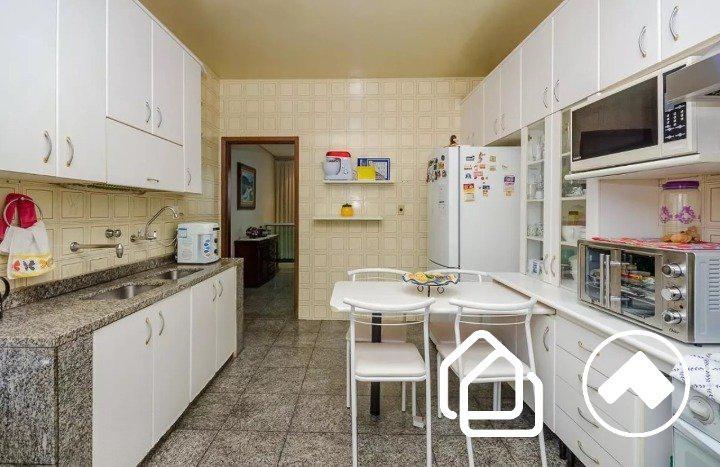 Casa, Palmeiras, 7 Quartos, 10 Vagas, 1 Suíte