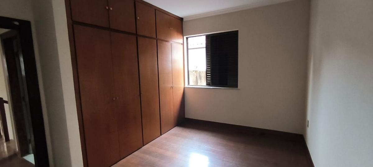 Casa, Itapoã, 5 Quartos, 4 Vagas, 1 Suíte