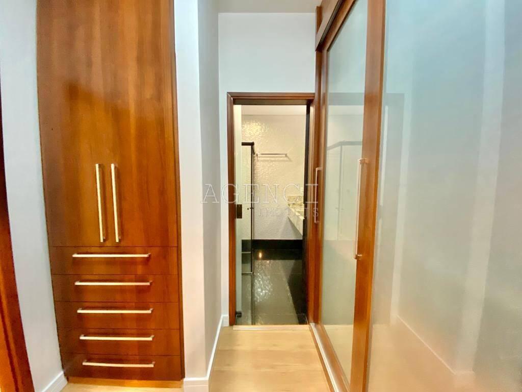 Casa, Castelo, 5 Quartos, 0 Vaga, 5 Suítes