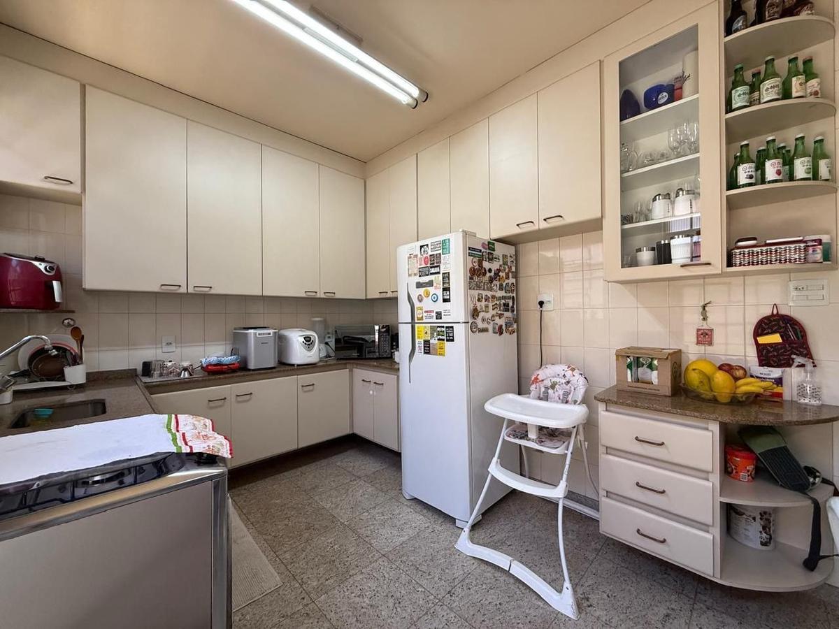 Casa, Itapoã, 3 Quartos, 4 Vagas, 1 Suíte