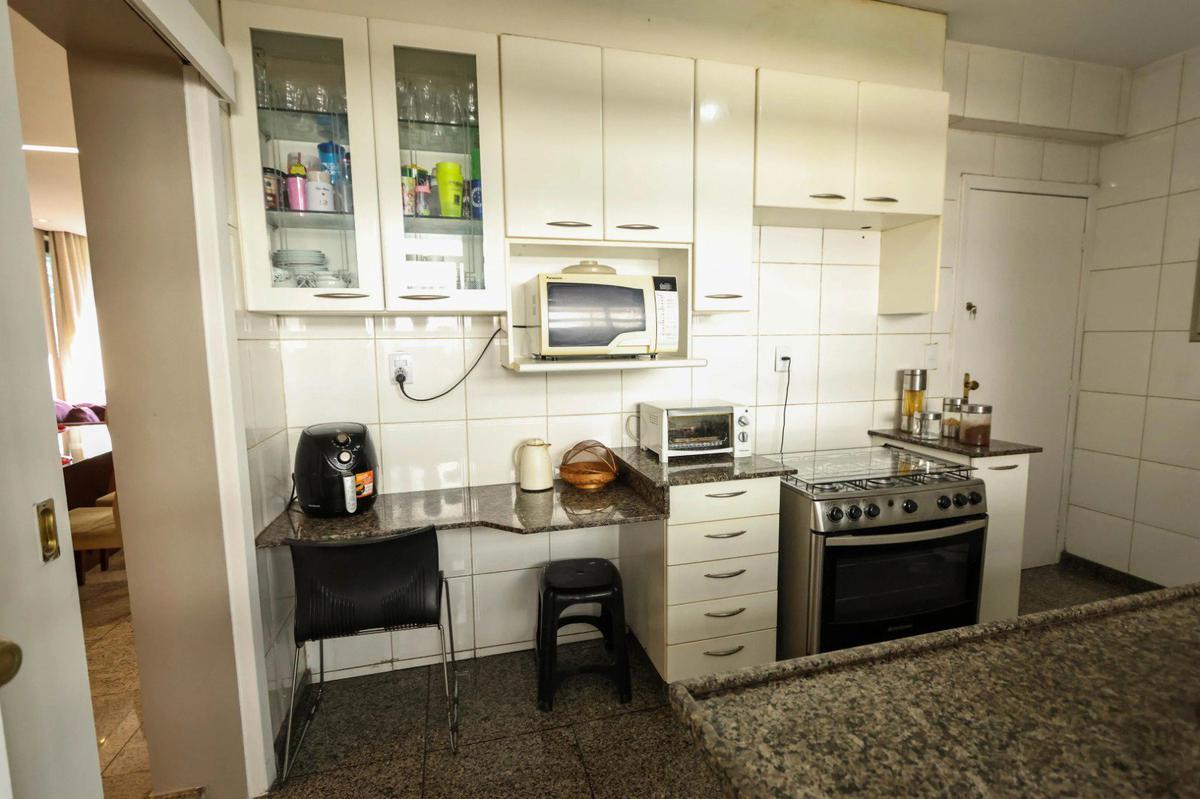 Apartamento, Luxemburgo, 4 Quartos, 3 Vagas, 1 Suíte