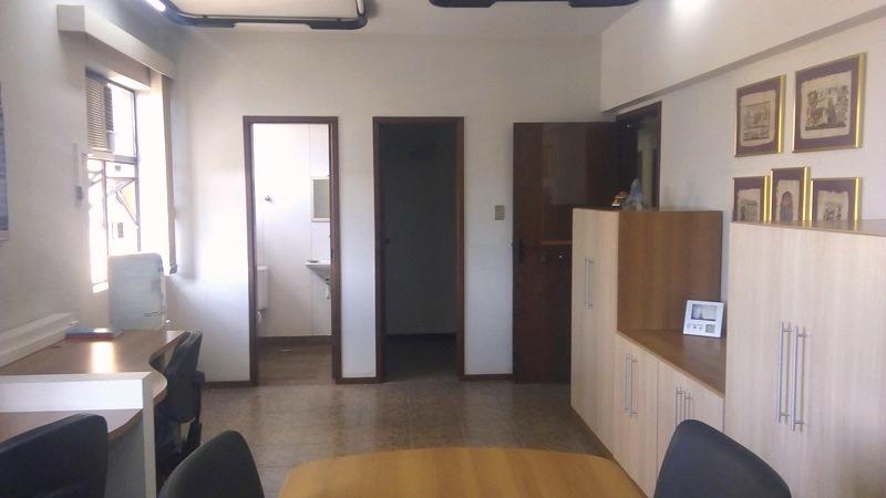 Sala, Barro Preto, 0 Quarto, 0 Vaga