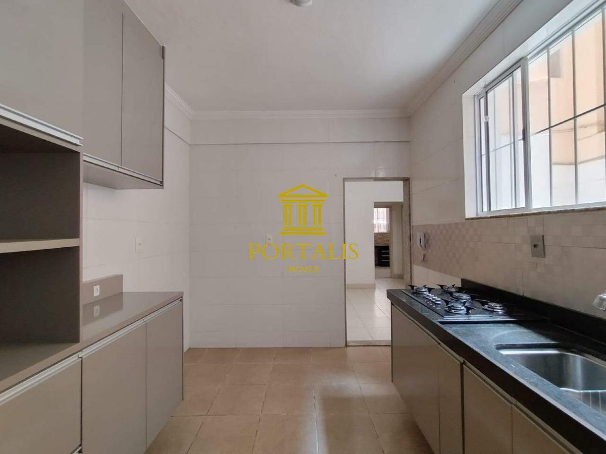 Apartamento, Floresta, 2 Quartos, 0 Vaga