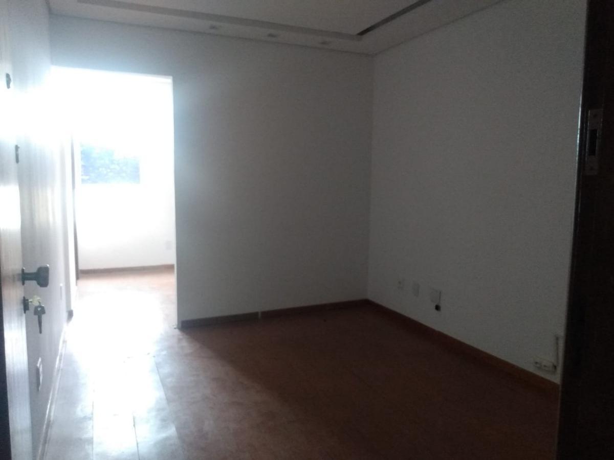 Sala, Barro Preto, 0 Quarto, 0 Vaga