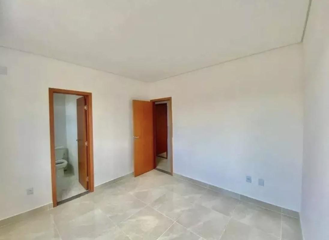 Casa, Trevo, 3 Quartos, 2 Vagas, 1 Suíte