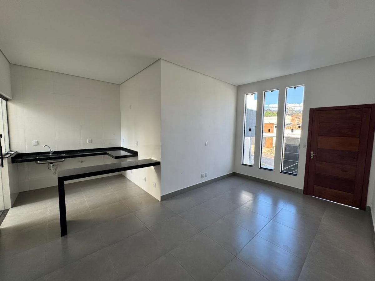 Casa, Serra Dourada, 3 Quartos, 2 Vagas, 1 Suíte