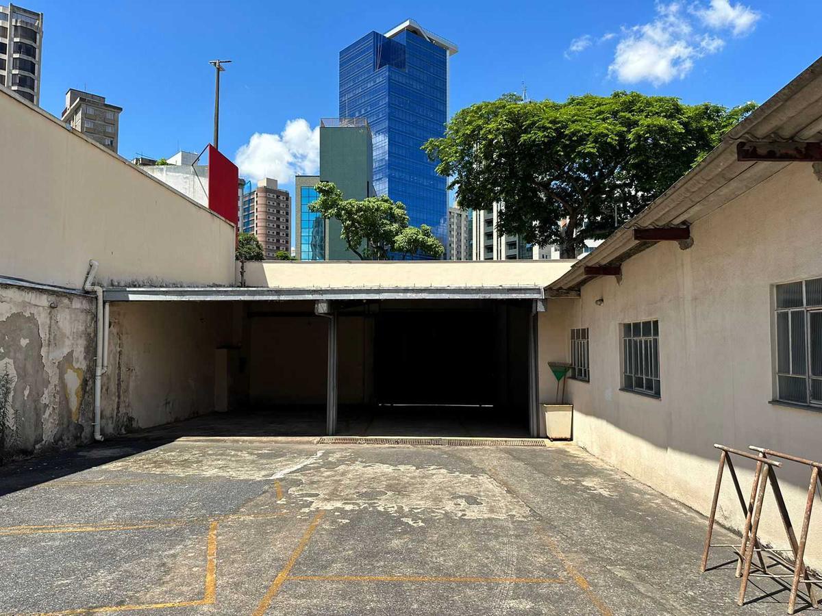 Lote, Centro, 10 Quartos, 28 Vagas