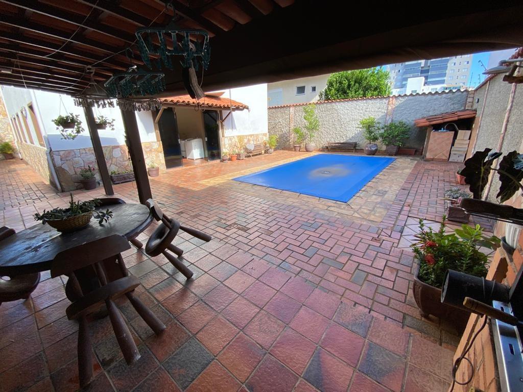 Casa, Castelo, 5 Quartos, 4 Vagas, 1 Suíte