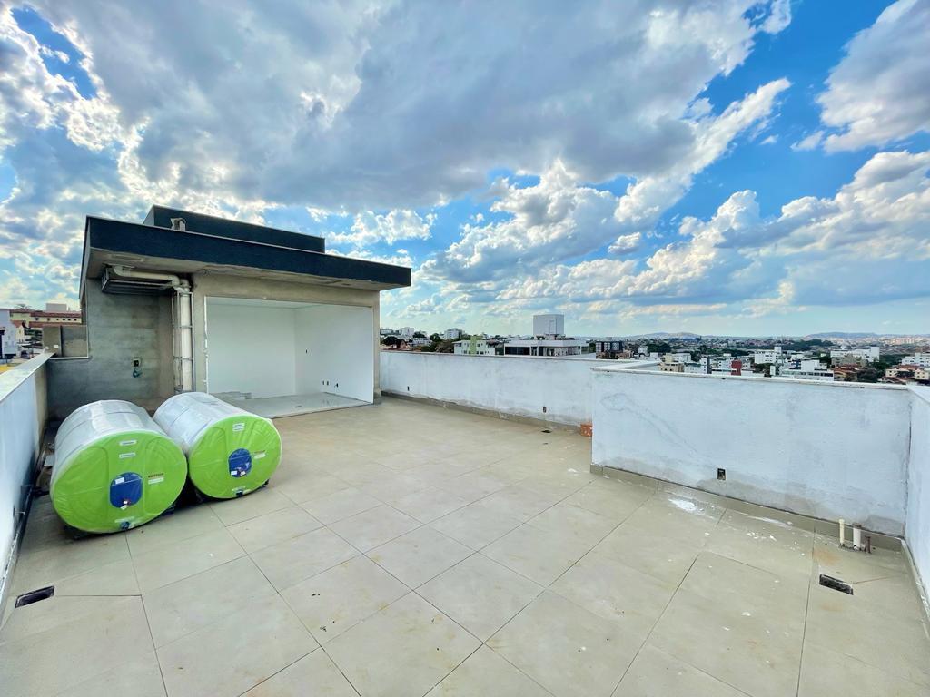 Cobertura, Santa Rosa, 3 Quartos, 2 Vagas, 1 Suíte