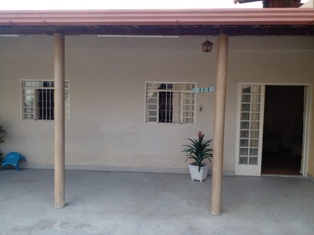 Casa, Fonte Grande, 2 Quartos, 3 Vagas