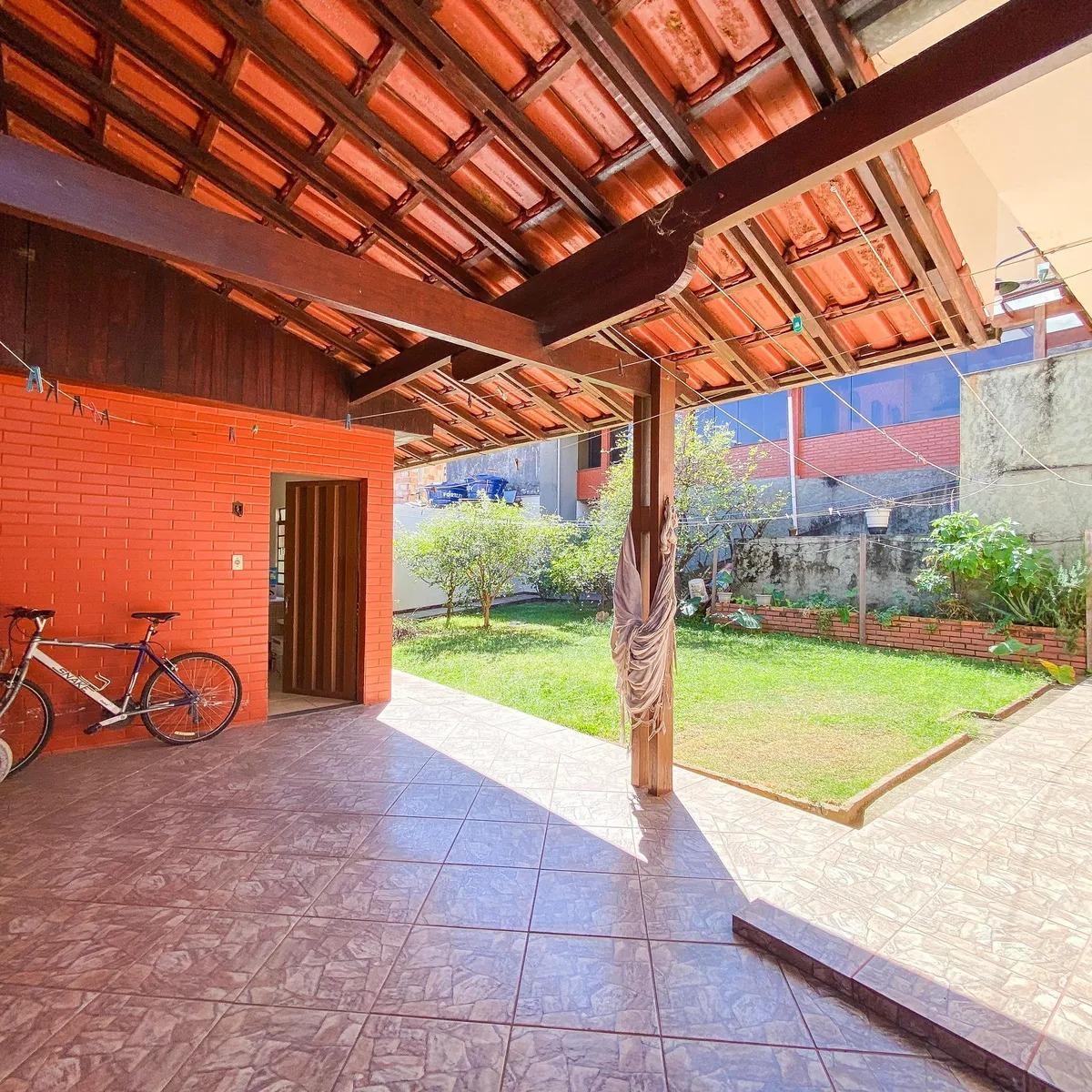 Casa, Palmeiras, 5 Quartos, 8 Vagas, 1 Suíte