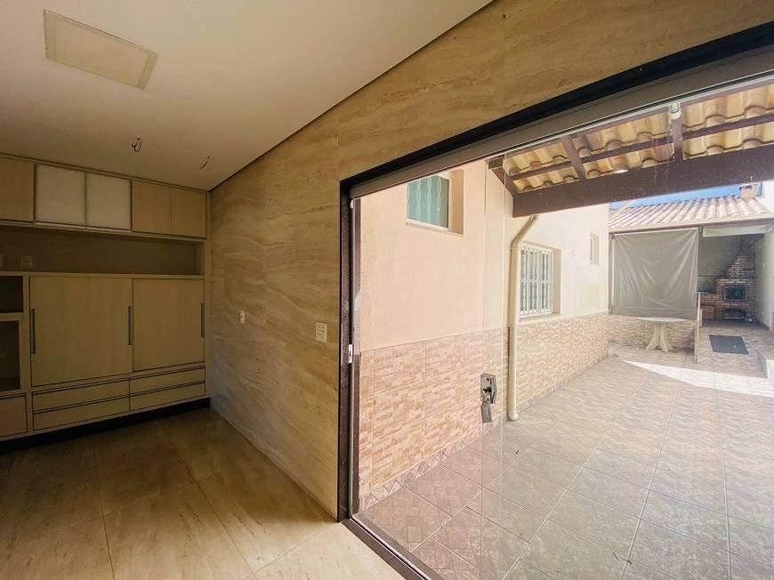 Casa, Jardim Riacho das Pedras, 3 Quartos, 4 Vagas, 2 Suítes