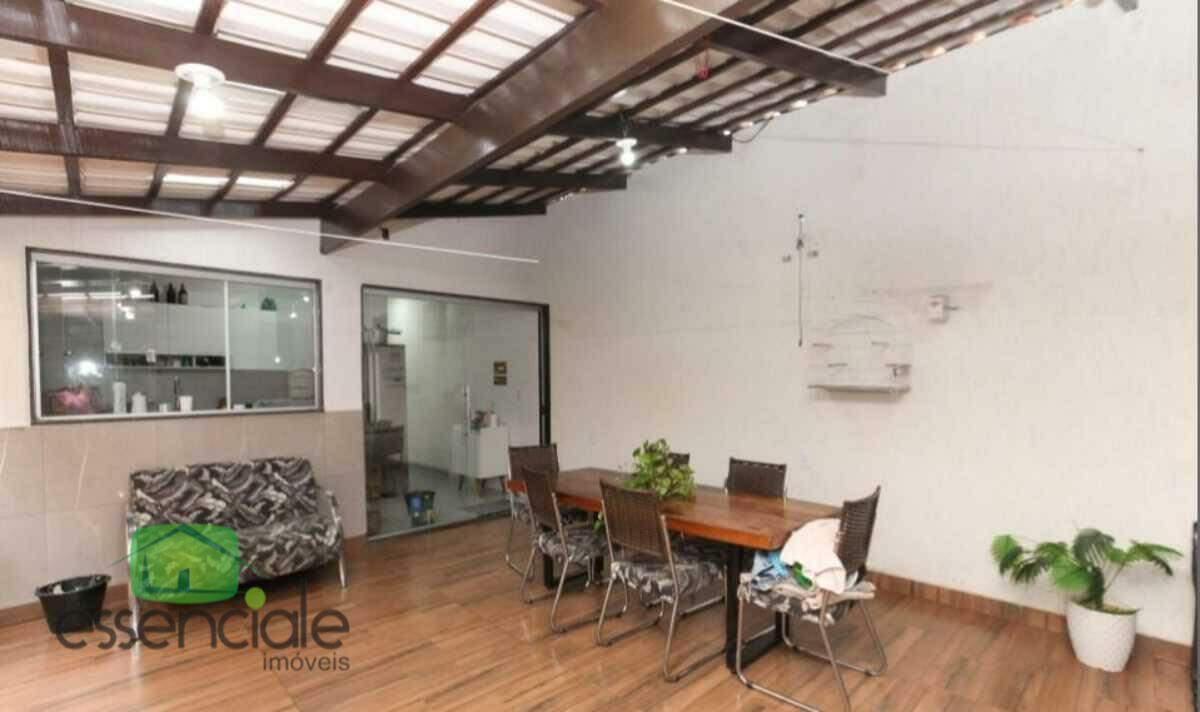 Casa, Industrial, 3 Quartos, 4 Vagas, 1 Suíte