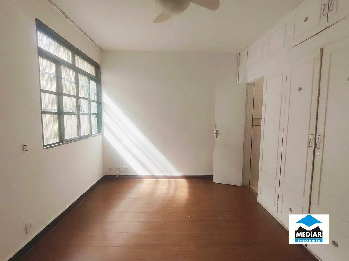 Casa, Colégio Batista, 6 Quartos, 4 Vagas, 2 Suítes