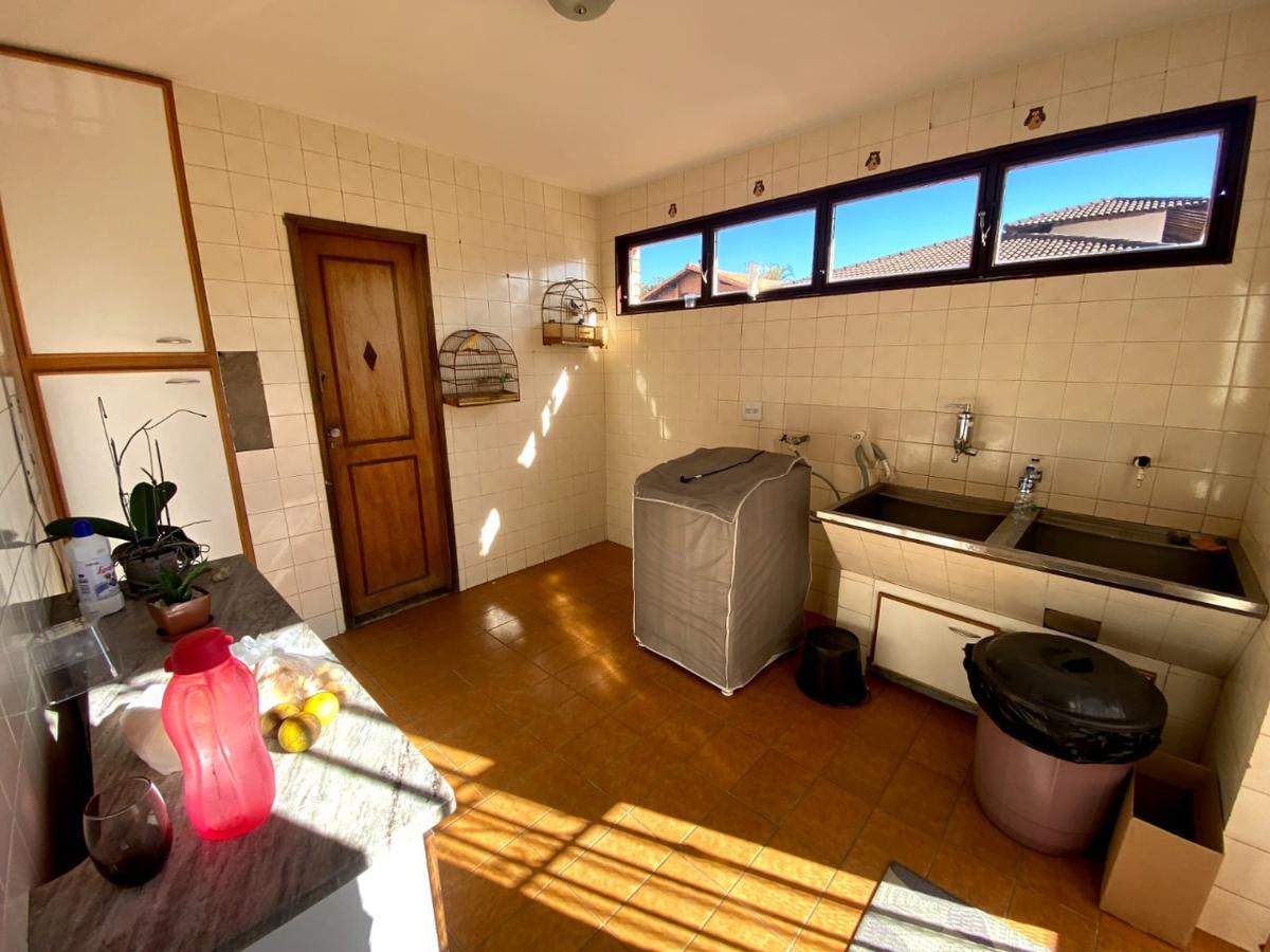 Casa, São José, 6 Quartos, 4 Vagas, 2 Suítes