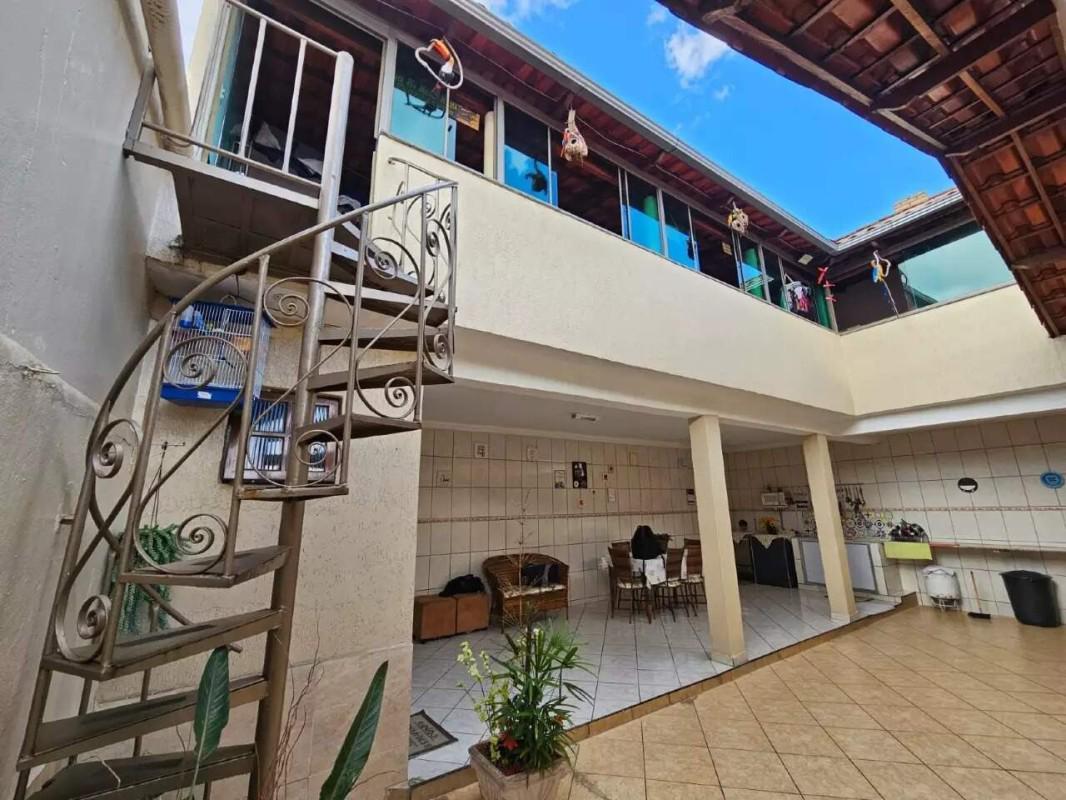 Casa, Átila de Paiva, 3 Quartos, 2 Vagas