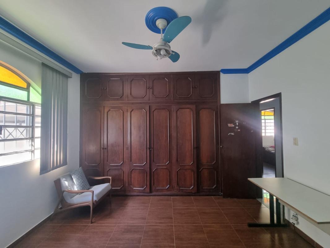 Casa, Jardim Riacho das Pedras, 3 Quartos, 8 Vagas, 2 Suítes