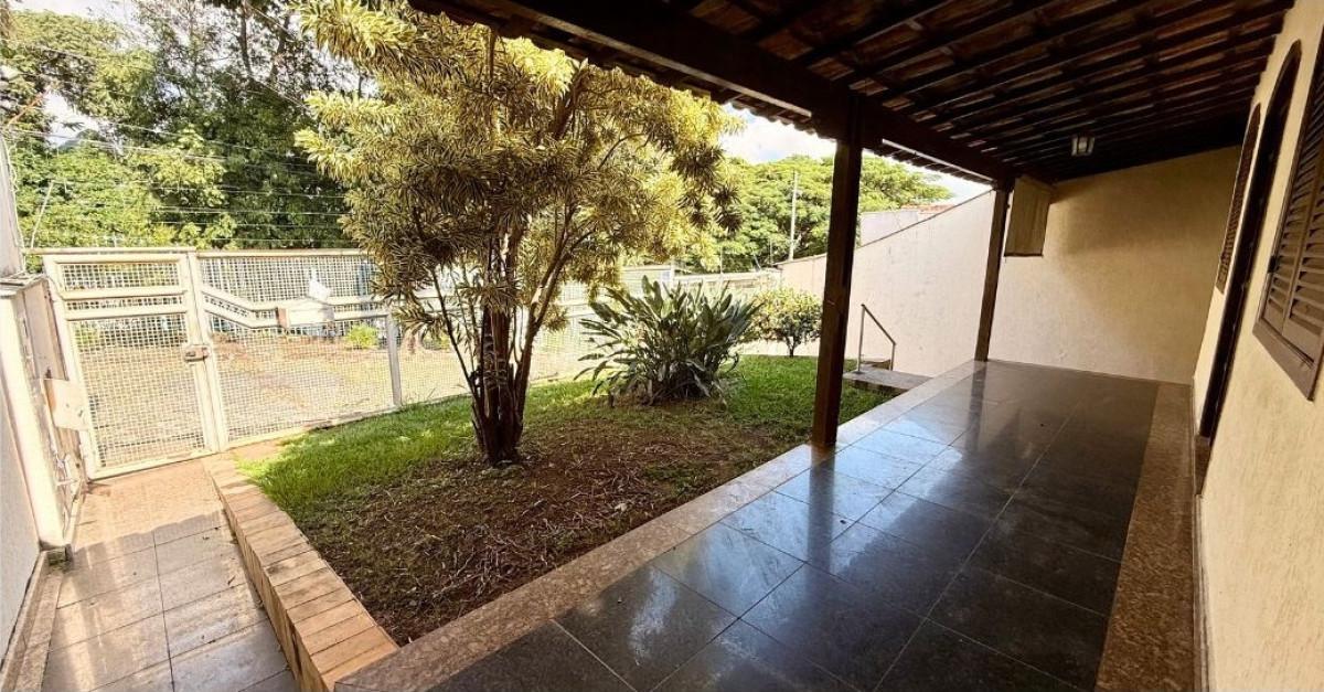 Casa, Alípio de Melo, 3 Quartos, 2 Vagas, 1 Suíte