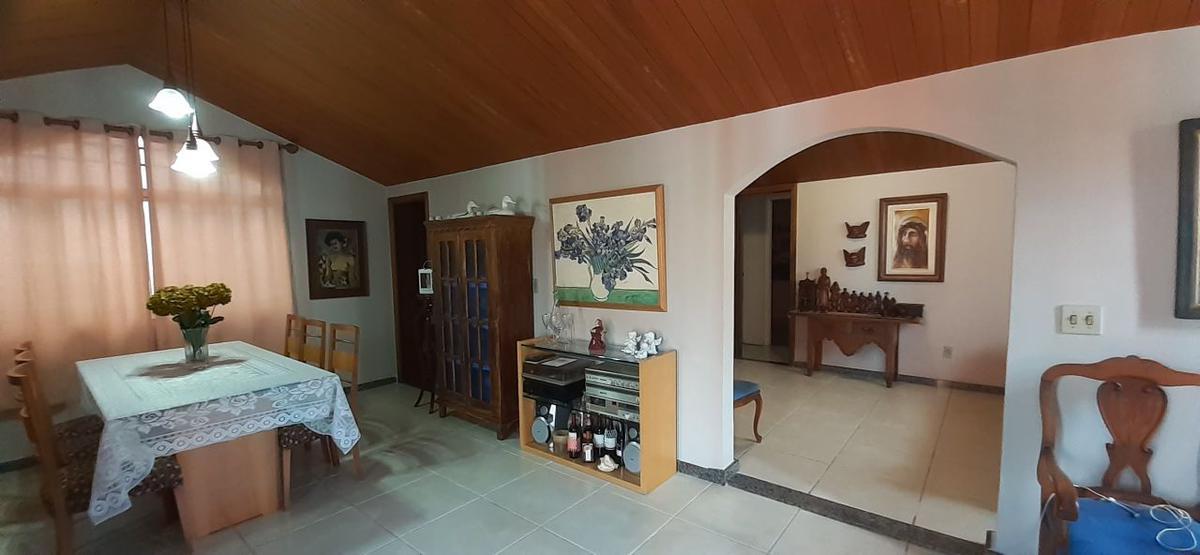 Casa Comercial, Sagrada Família, 3 Quartos, 1 Vaga, 1 Suíte