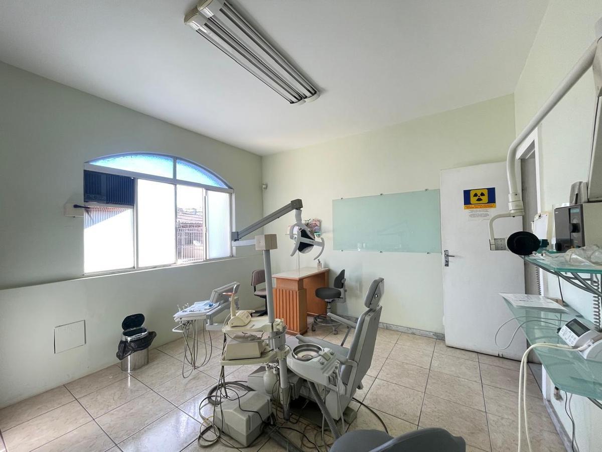 Casa, Sagrada Família, 6 Quartos, 2 Vagas, 1 Suíte